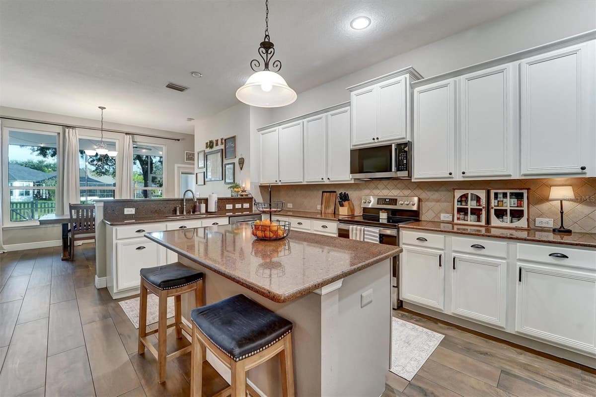 7136 DERWENT GLEN CIRCLE — photo 7 of 64