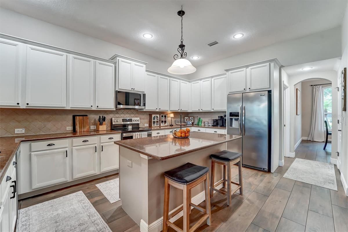 7136 DERWENT GLEN CIRCLE — photo 8 of 64