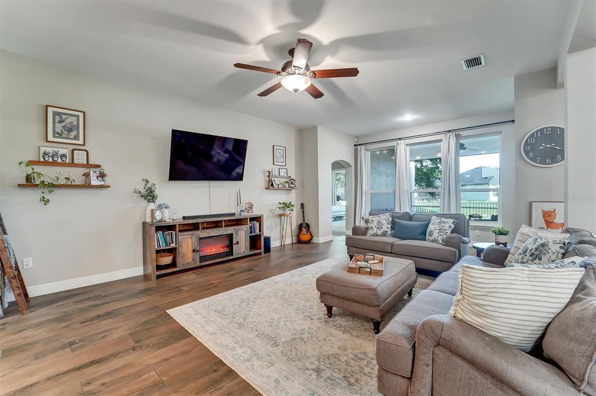7136 DERWENT GLEN CIRCLE — photo 14 of 64