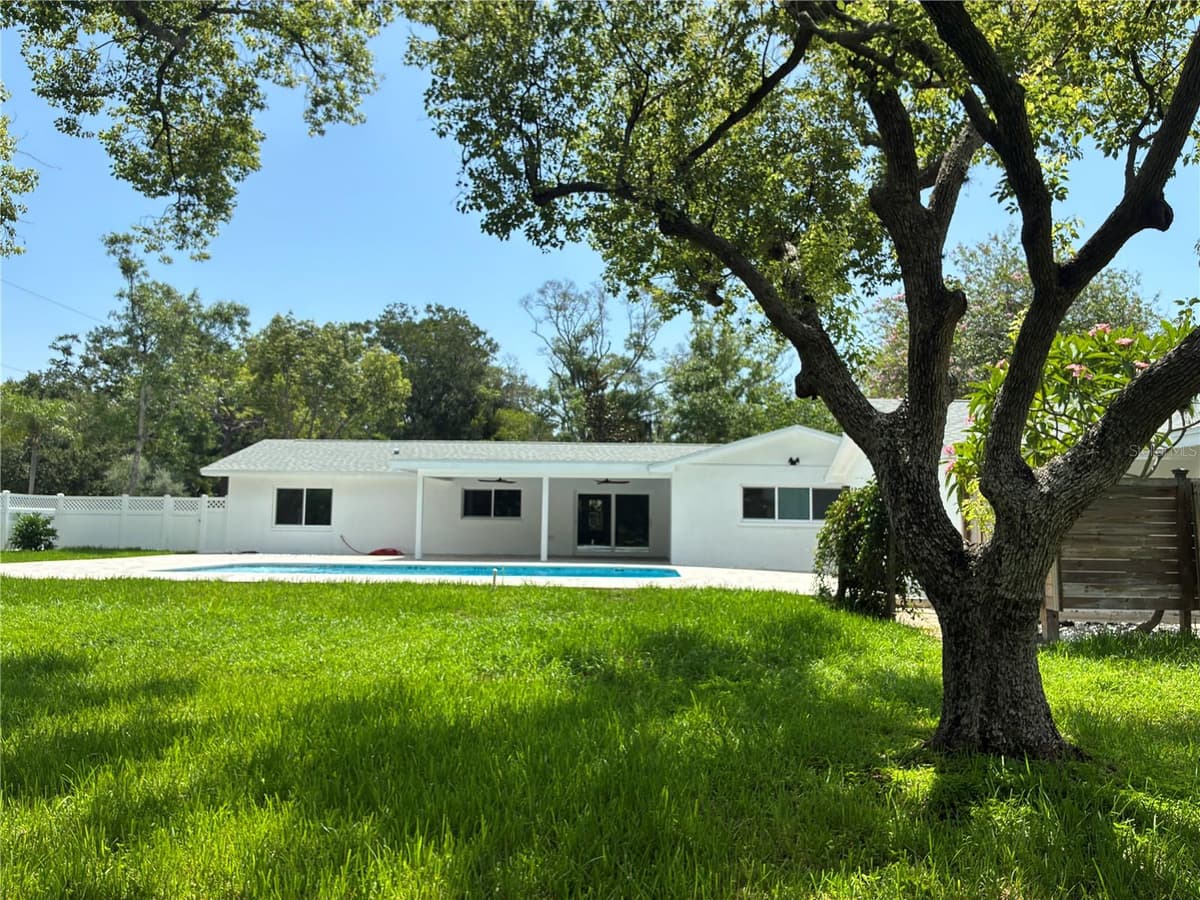 1646 ROBIN HOOD LANE — photo 39 of 49