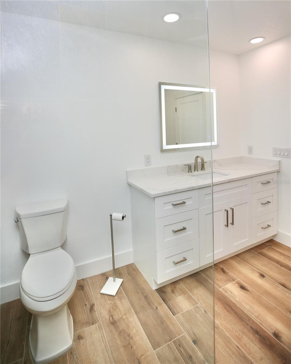1646 ROBIN HOOD LANE — photo 36 of 49