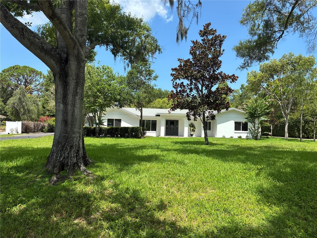 1646 ROBIN HOOD LANE — photo 1 of 49