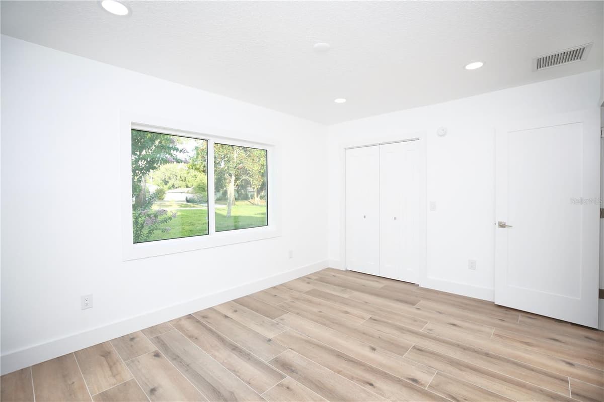1646 ROBIN HOOD LANE — photo 31 of 49
