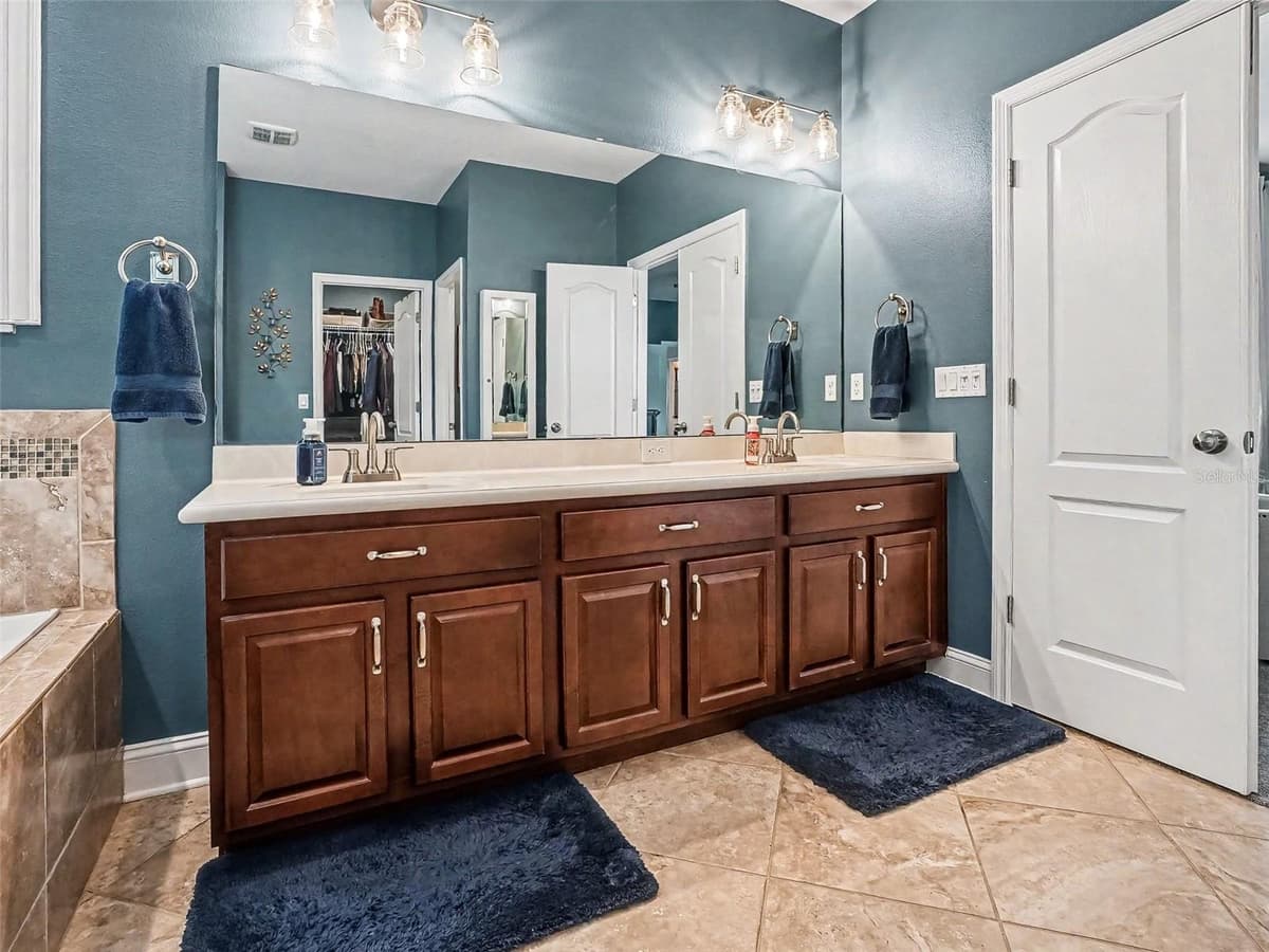 551 SKY TOP DRIVE — photo 16 of 42