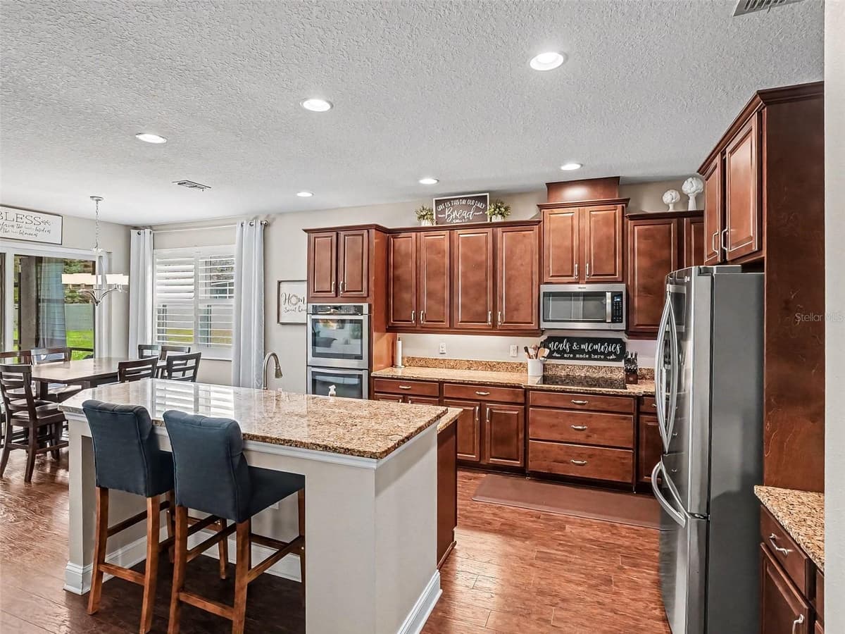 551 SKY TOP DRIVE — photo 7 of 42