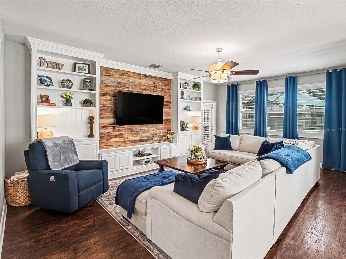 551 SKY TOP DRIVE — photo 3 of 42