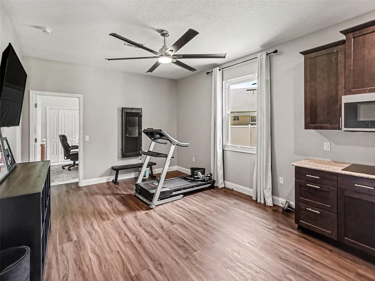 551 SKY TOP DRIVE — photo 11 of 42