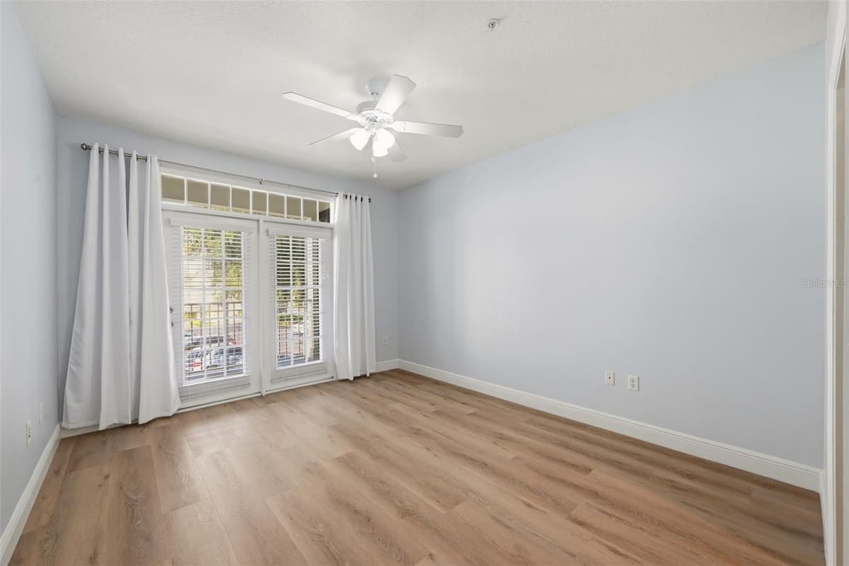 239 LONGVIEW AVENUE — photo 28 of 58