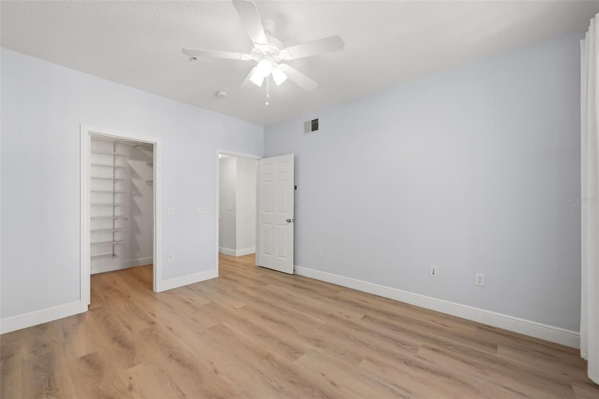 239 LONGVIEW AVENUE — photo 29 of 58