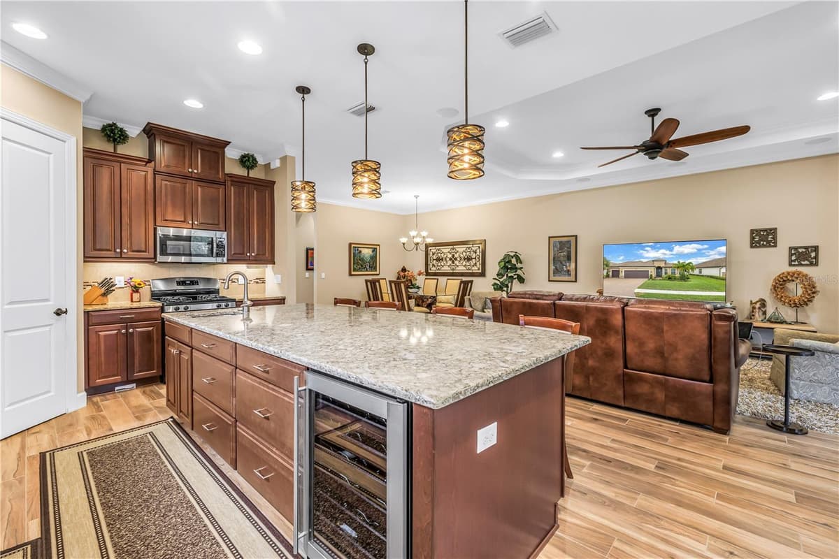 9912 BATCHELDER TERRACE — photo 11 of 60