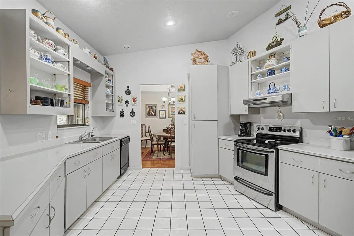 24075 WINDING CREEK DRIVE — photo 15 of 50