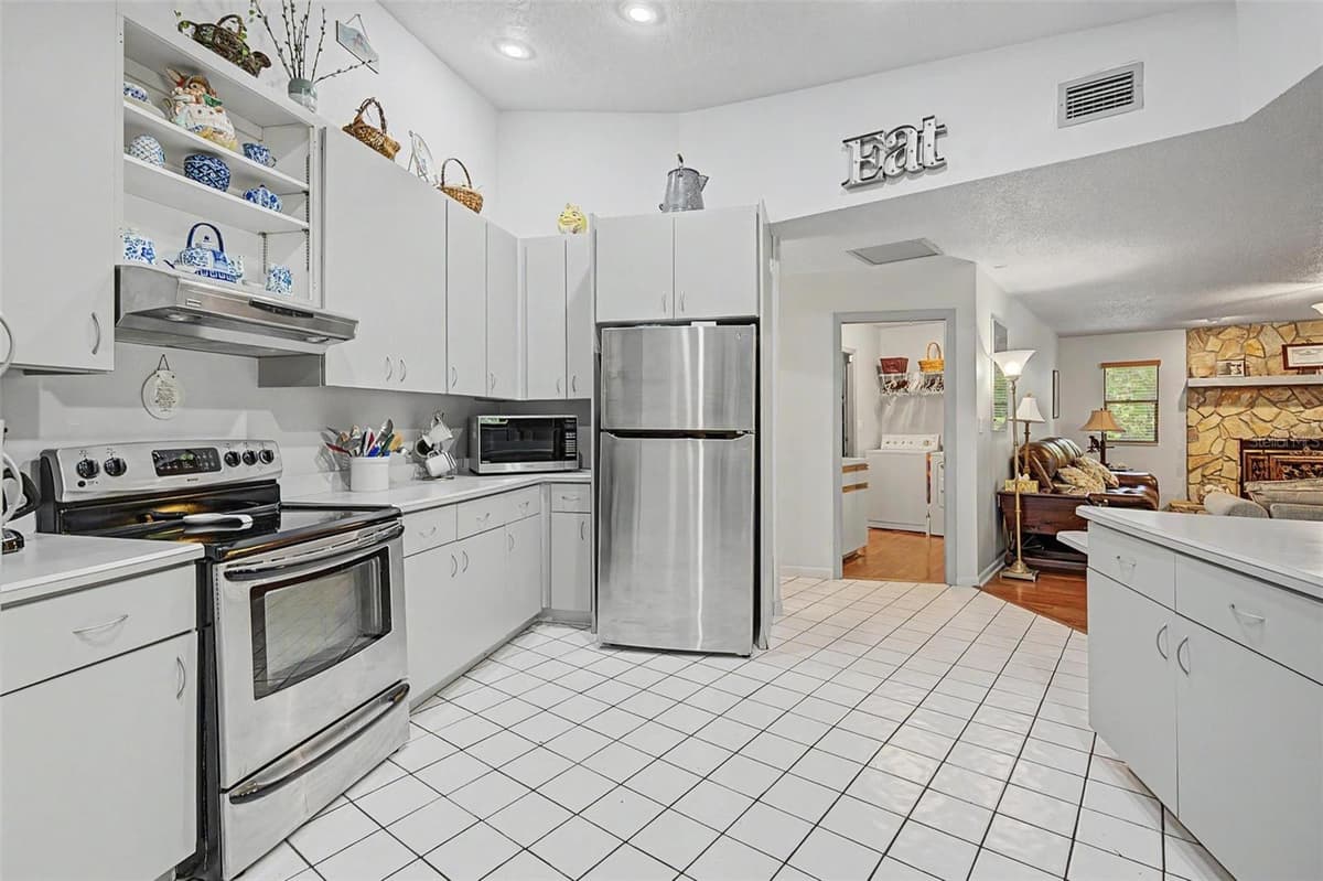 24075 WINDING CREEK DRIVE — photo 13 of 50