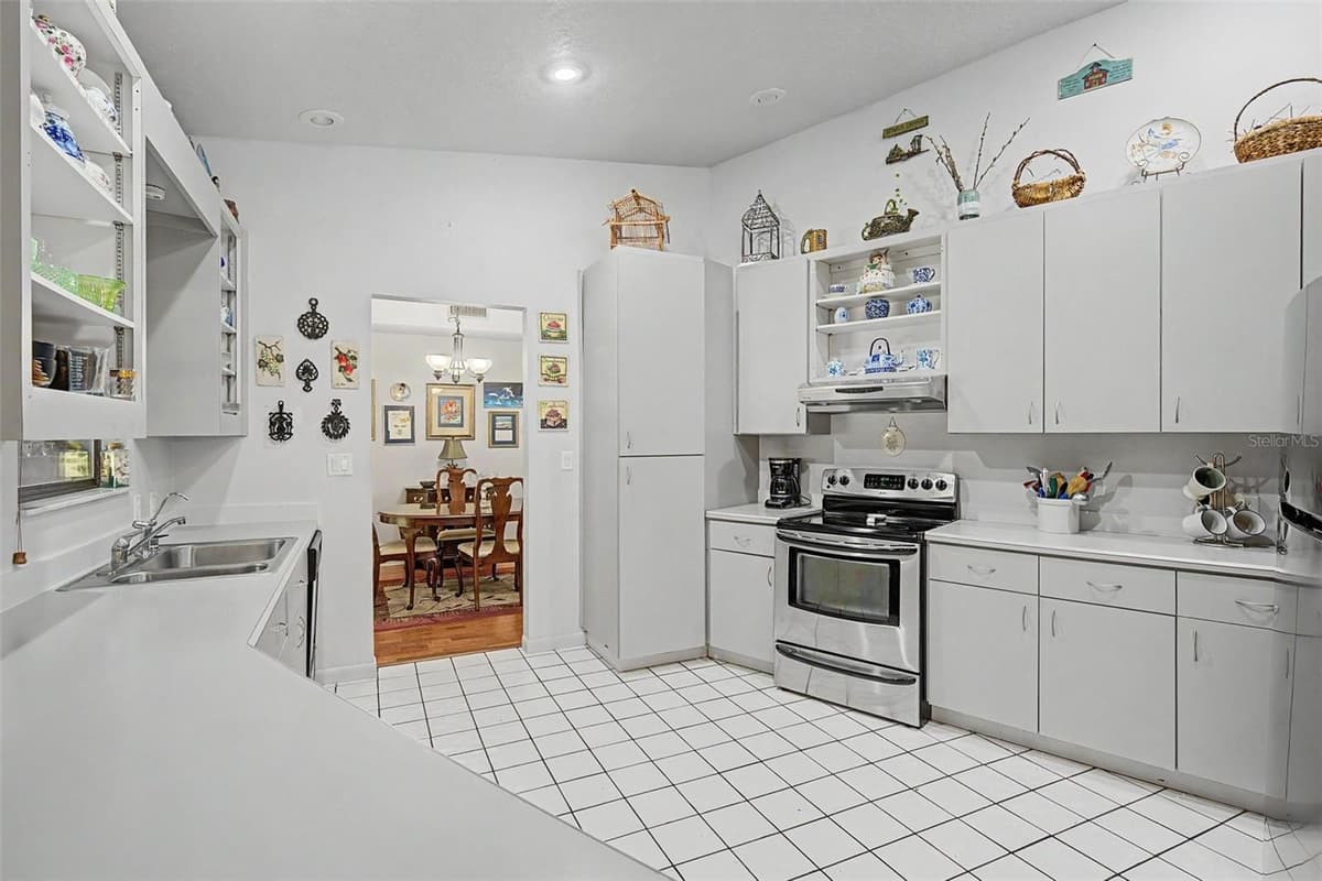 24075 WINDING CREEK DRIVE — photo 16 of 50