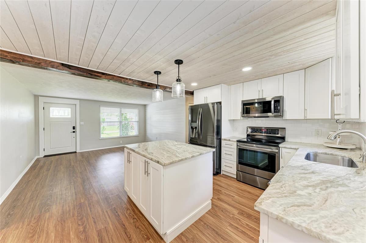 3138 WILLIAMSBURG STREET — photo 16 of 68
