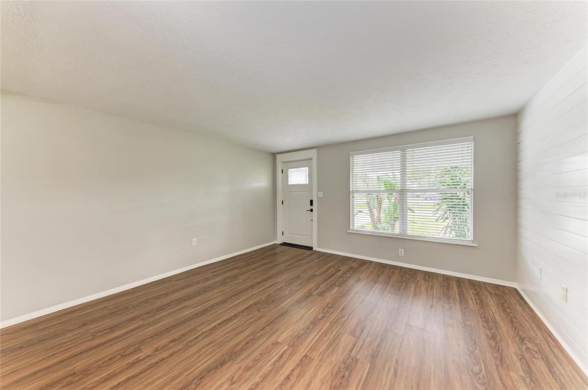 3138 WILLIAMSBURG STREET — photo 11 of 68