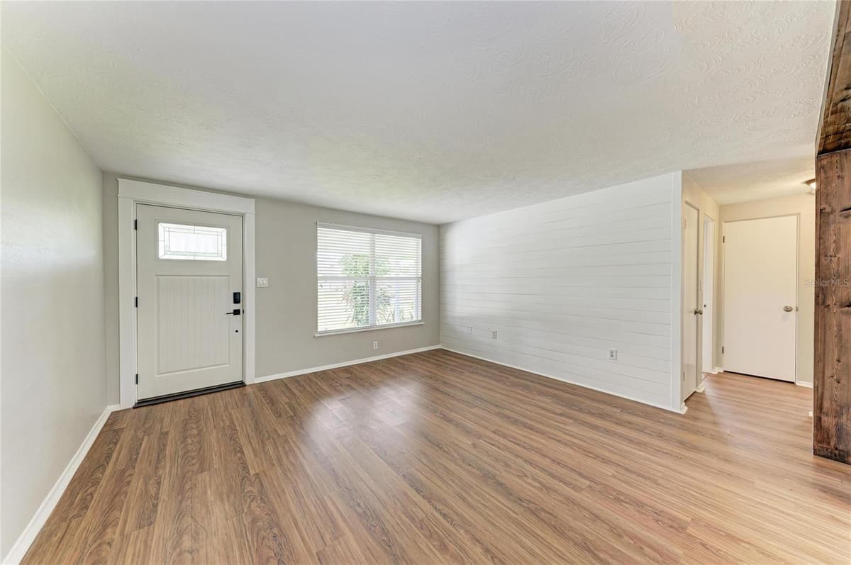 3138 WILLIAMSBURG STREET — photo 12 of 68