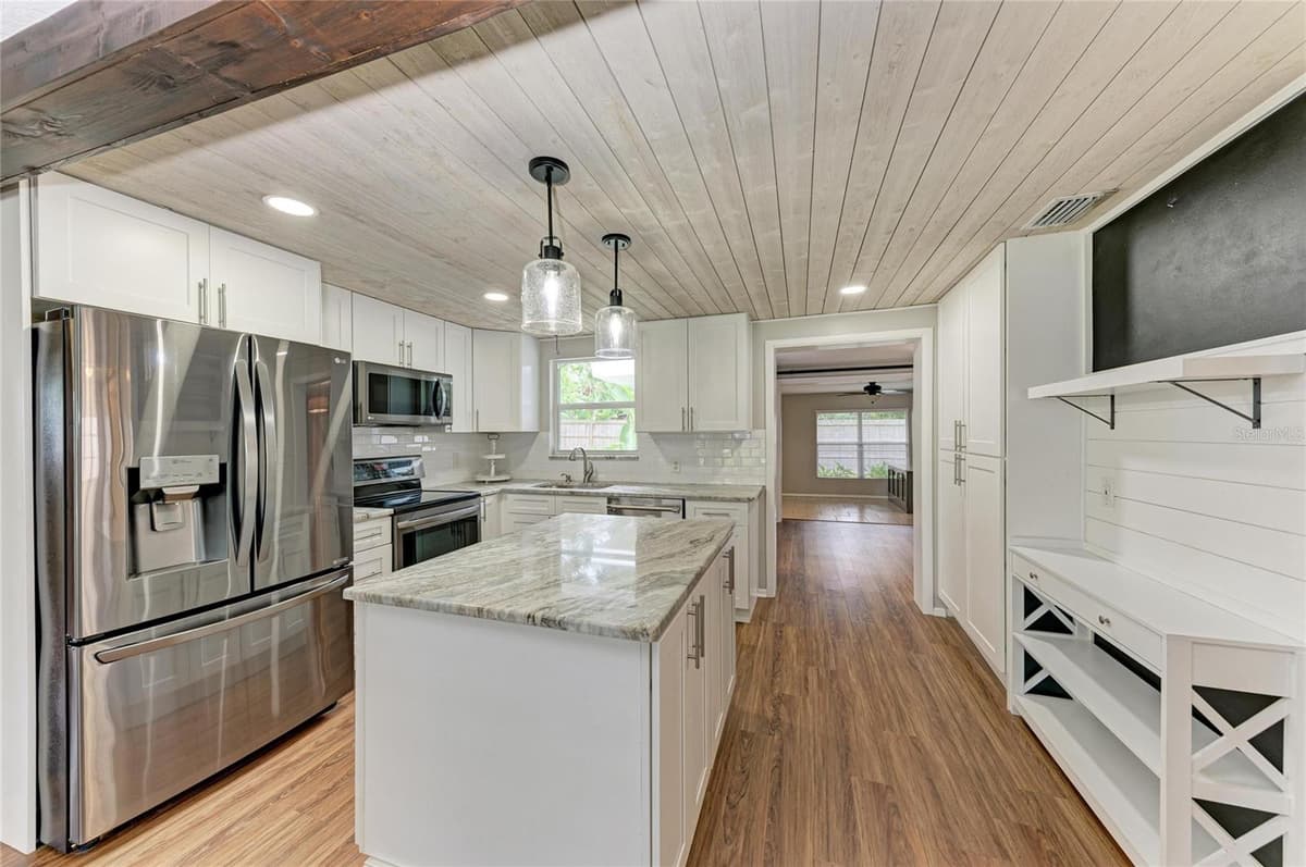 3138 WILLIAMSBURG STREET — photo 13 of 68