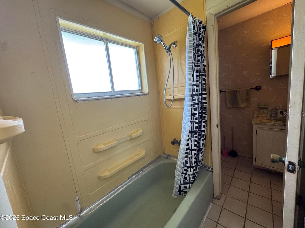 125 ROSILAND COURT — photo 10 of 20