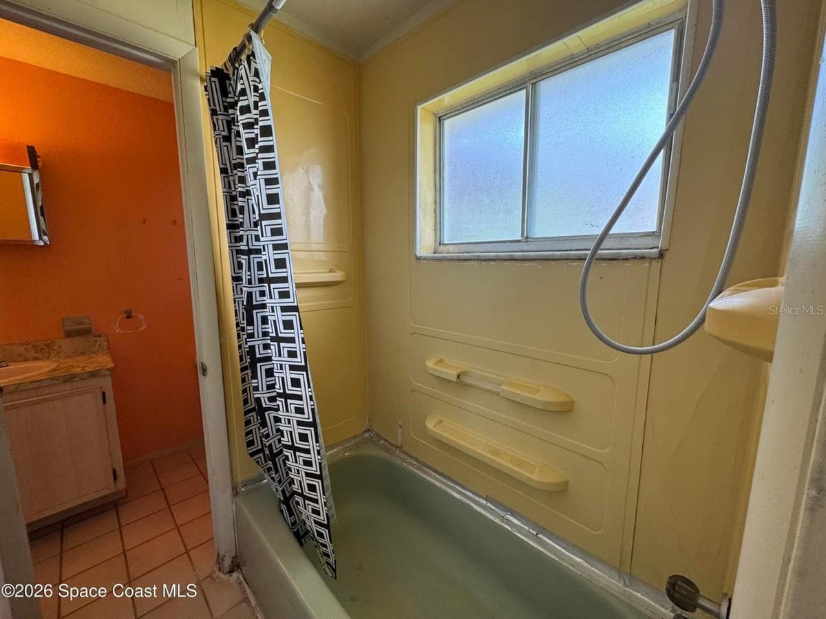 125 ROSILAND COURT — photo 9 of 20