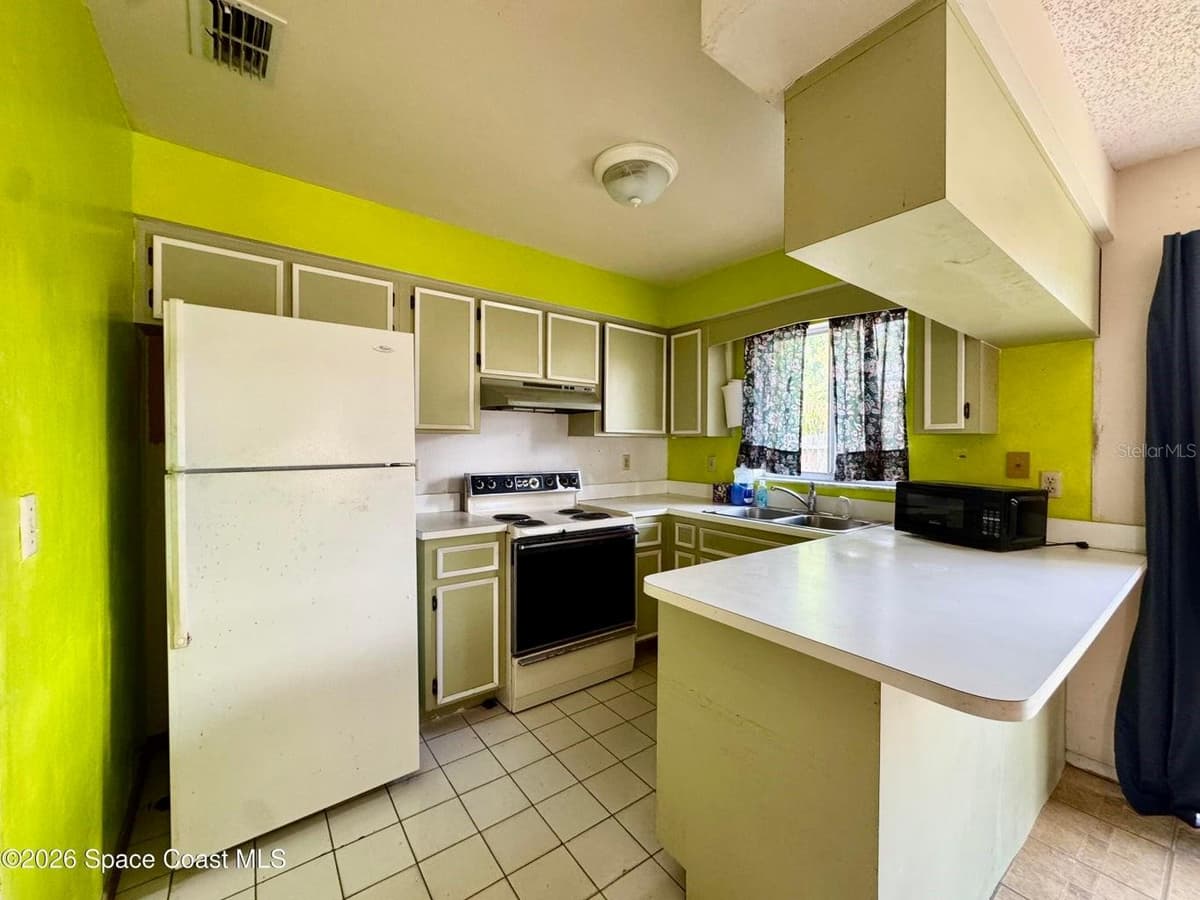 125 ROSILAND COURT — photo 4 of 20