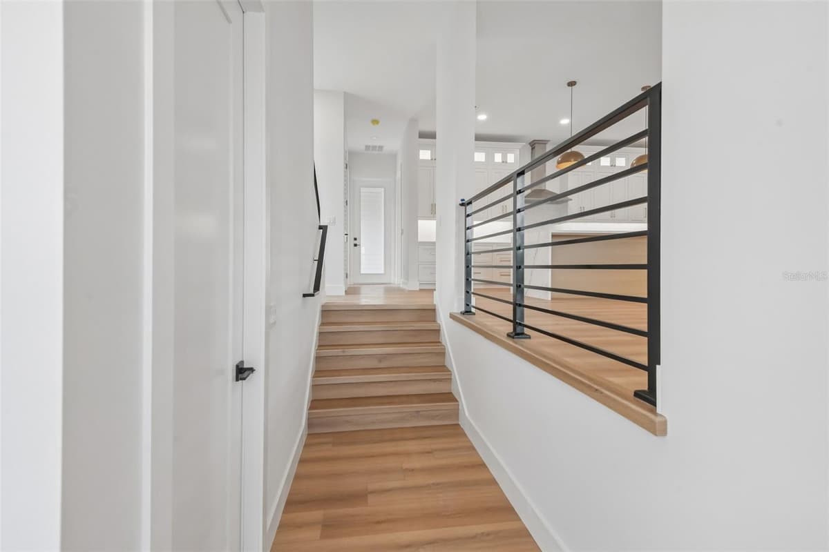 96 SHORE DRIVE — photo 10 of 78