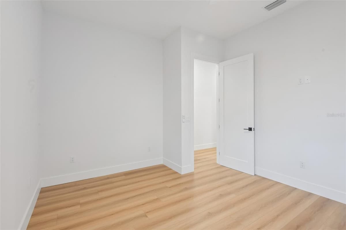 96 SHORE DRIVE — photo 45 of 78