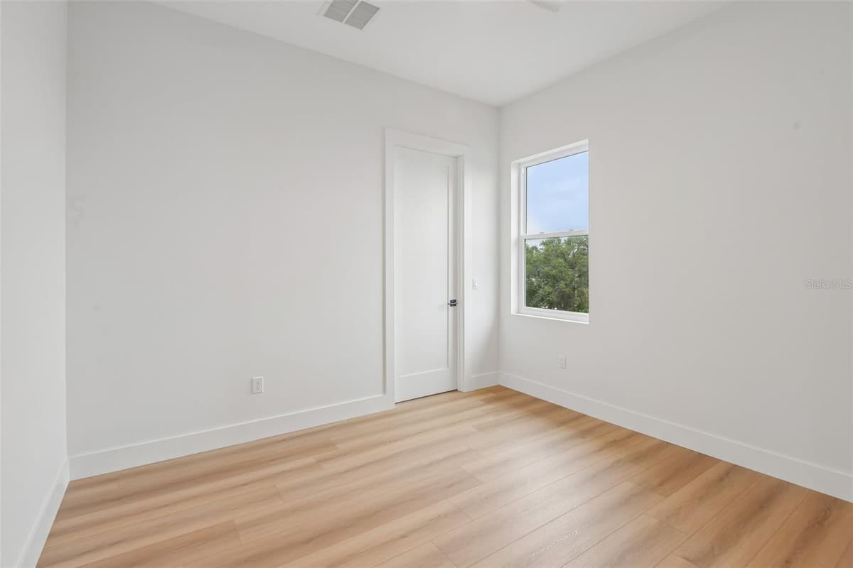 96 SHORE DRIVE — photo 44 of 78