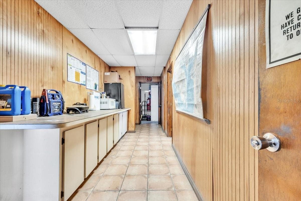 23415 JANICE AVENUE — photo 37 of 52