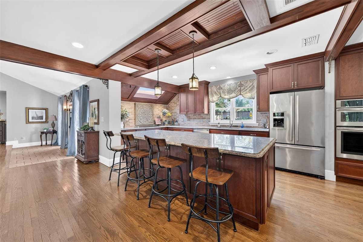 12085 SANDY SHORES DRIVE — photo 12 of 48