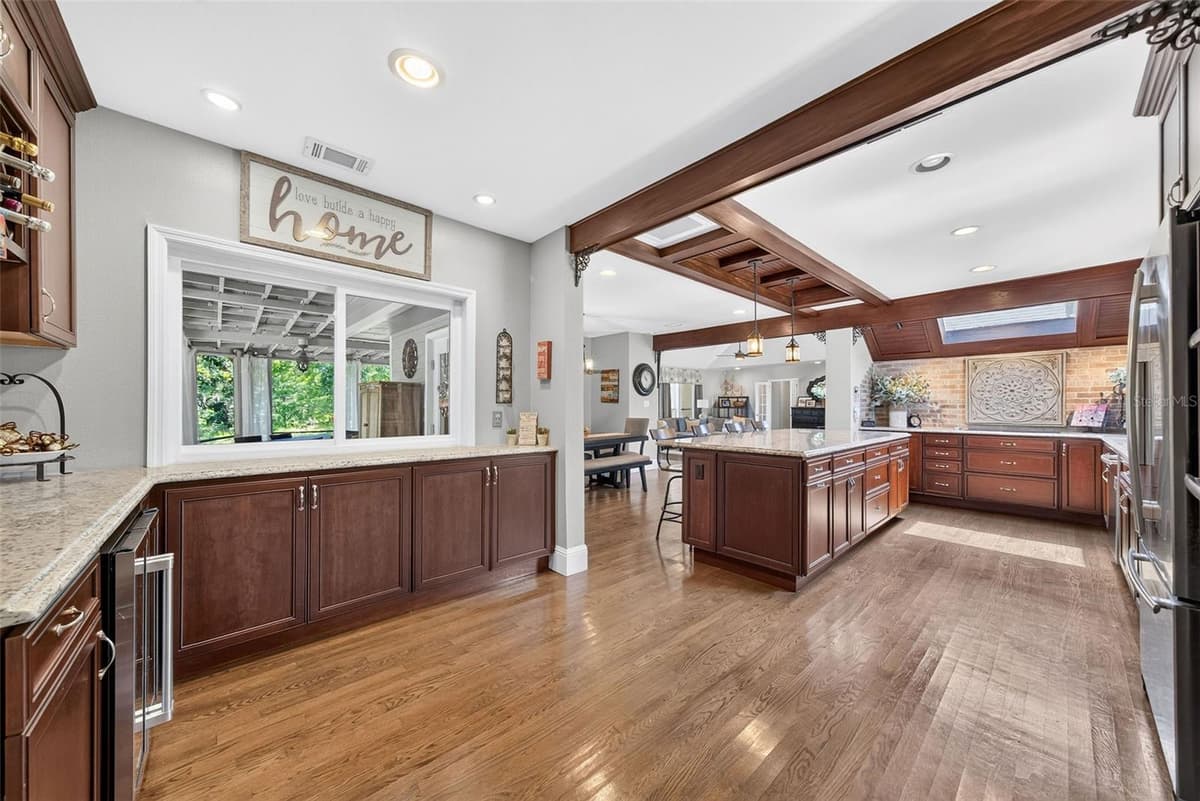 12085 SANDY SHORES DRIVE — photo 11 of 48