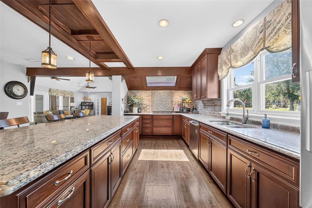 12085 SANDY SHORES DRIVE — photo 13 of 48