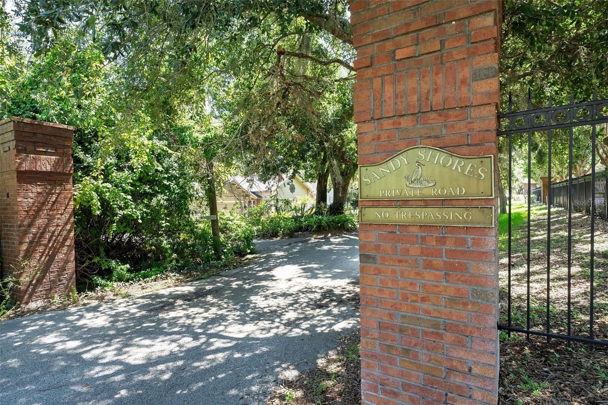 12085 SANDY SHORES DRIVE — photo 44 of 48