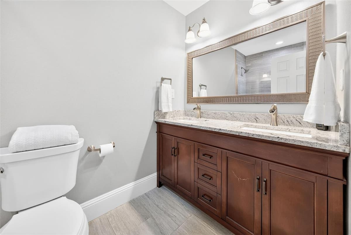 12085 SANDY SHORES DRIVE — photo 31 of 48