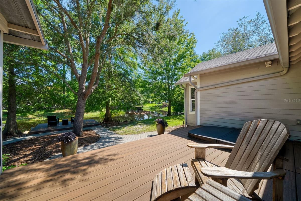 12085 SANDY SHORES DRIVE — photo 40 of 48