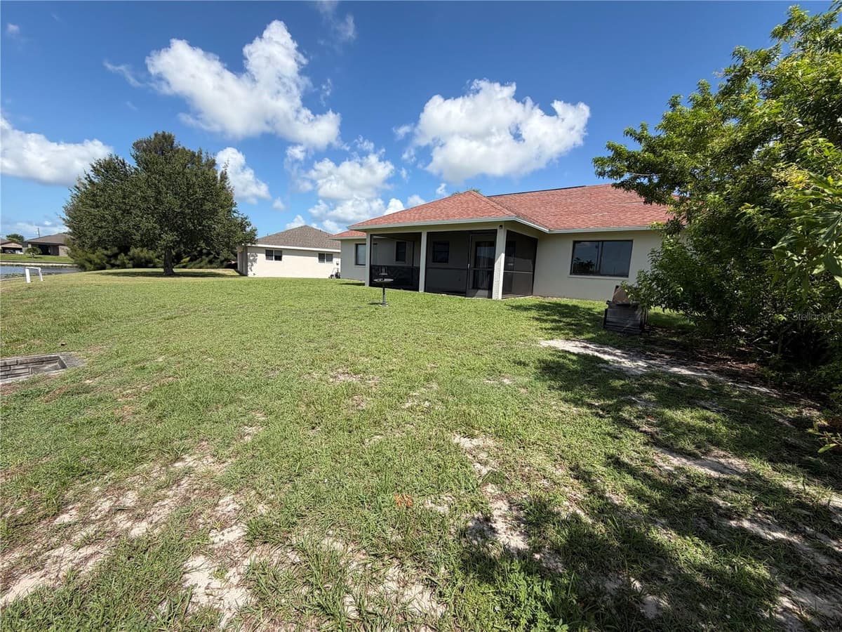 808 7TH TERRACE — photo 8 of 54