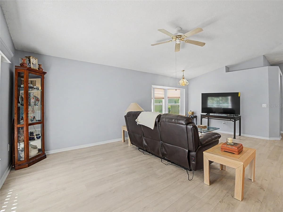 2005 GARDENIA LANDINGS LANE — photo 11 of 27