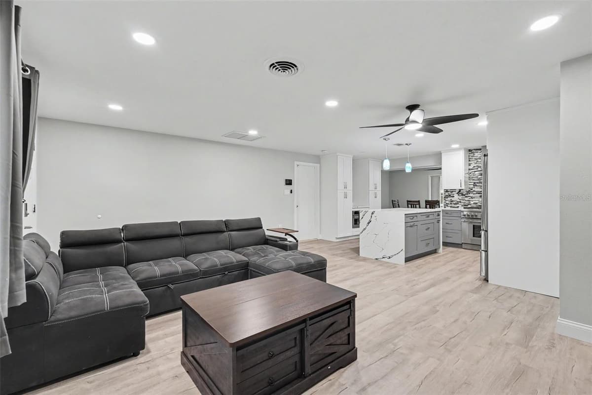 1340 WILLIAMS DRIVE — photo 8 of 43