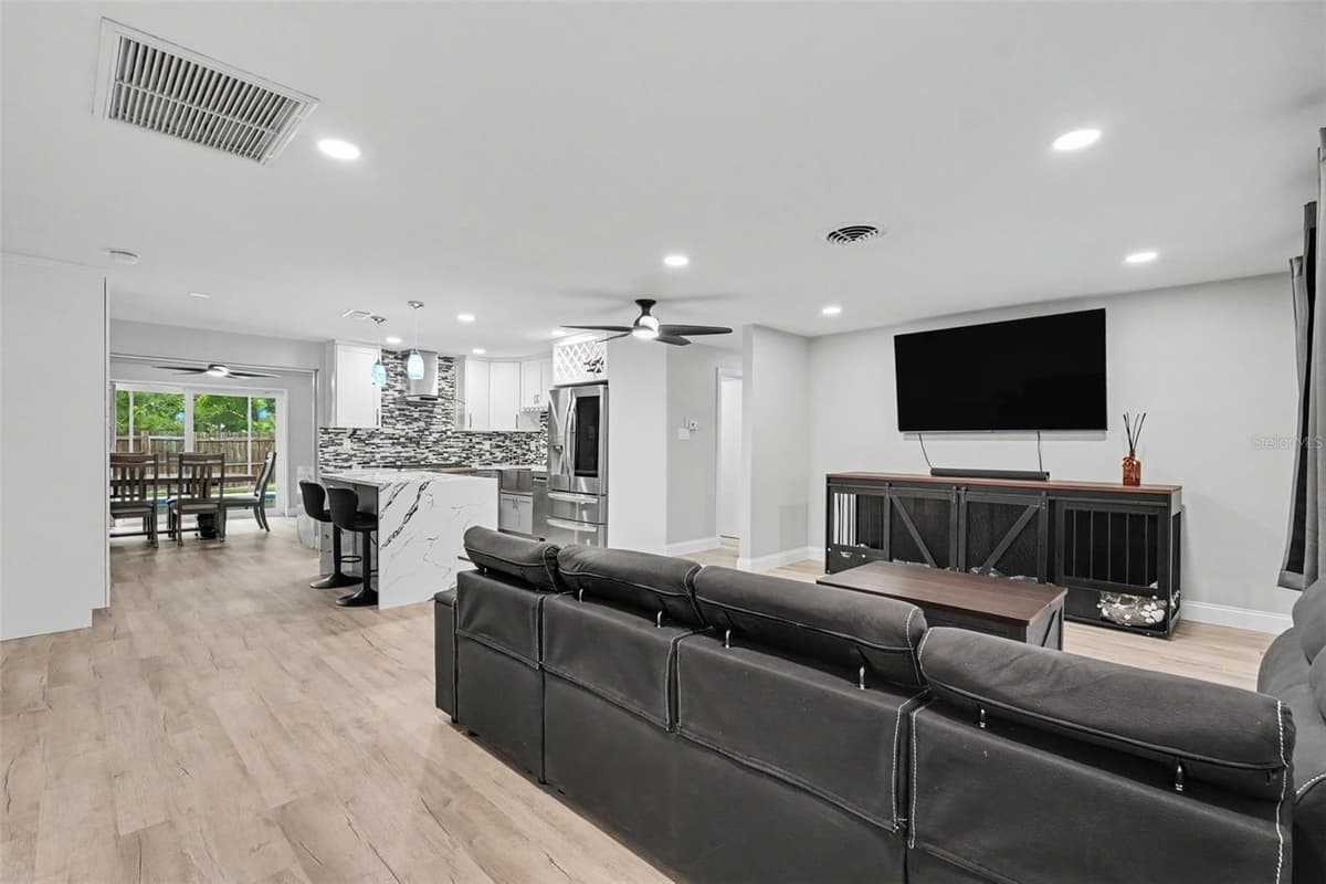 1340 WILLIAMS DRIVE — photo 6 of 43