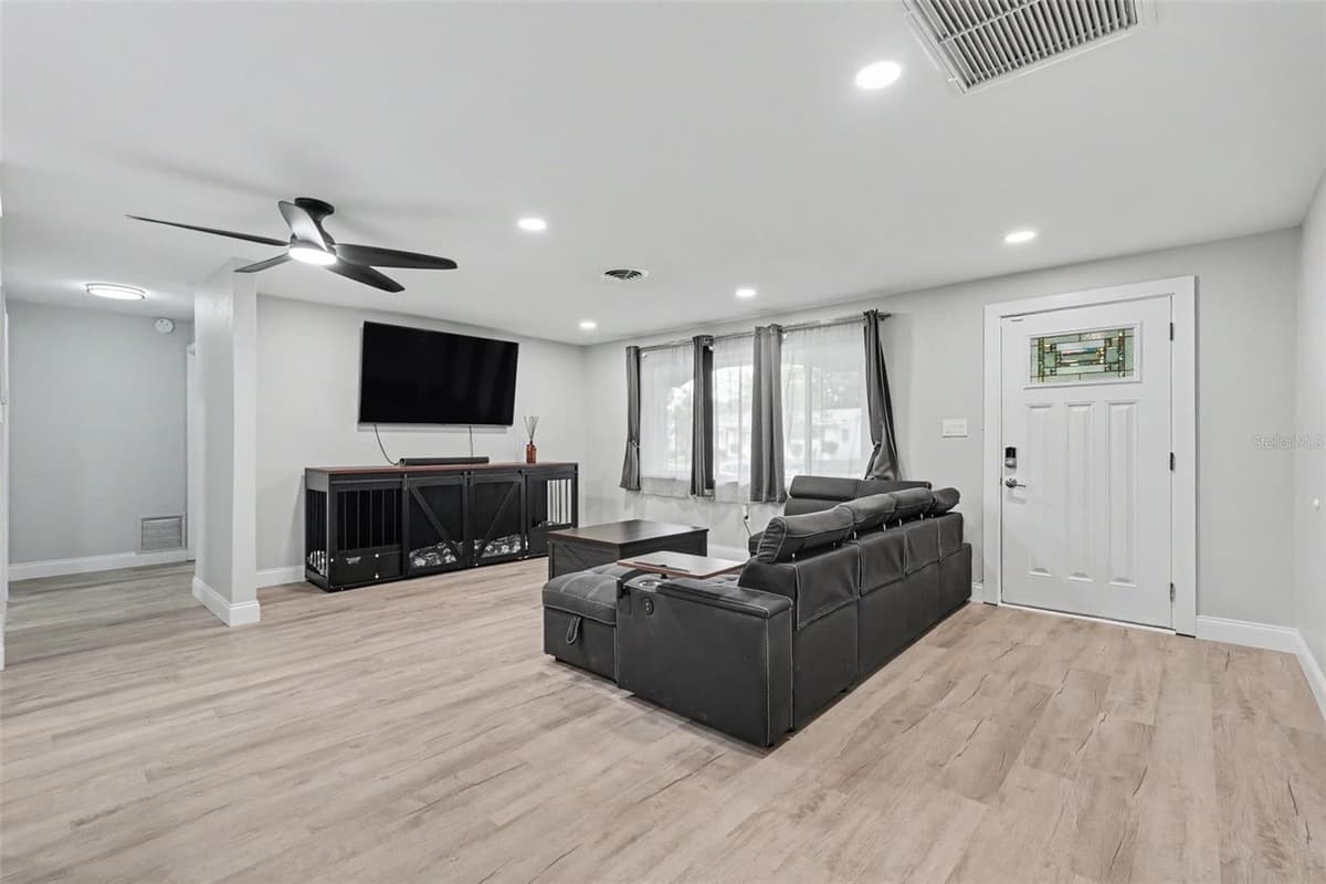 1340 WILLIAMS DRIVE — photo 7 of 43