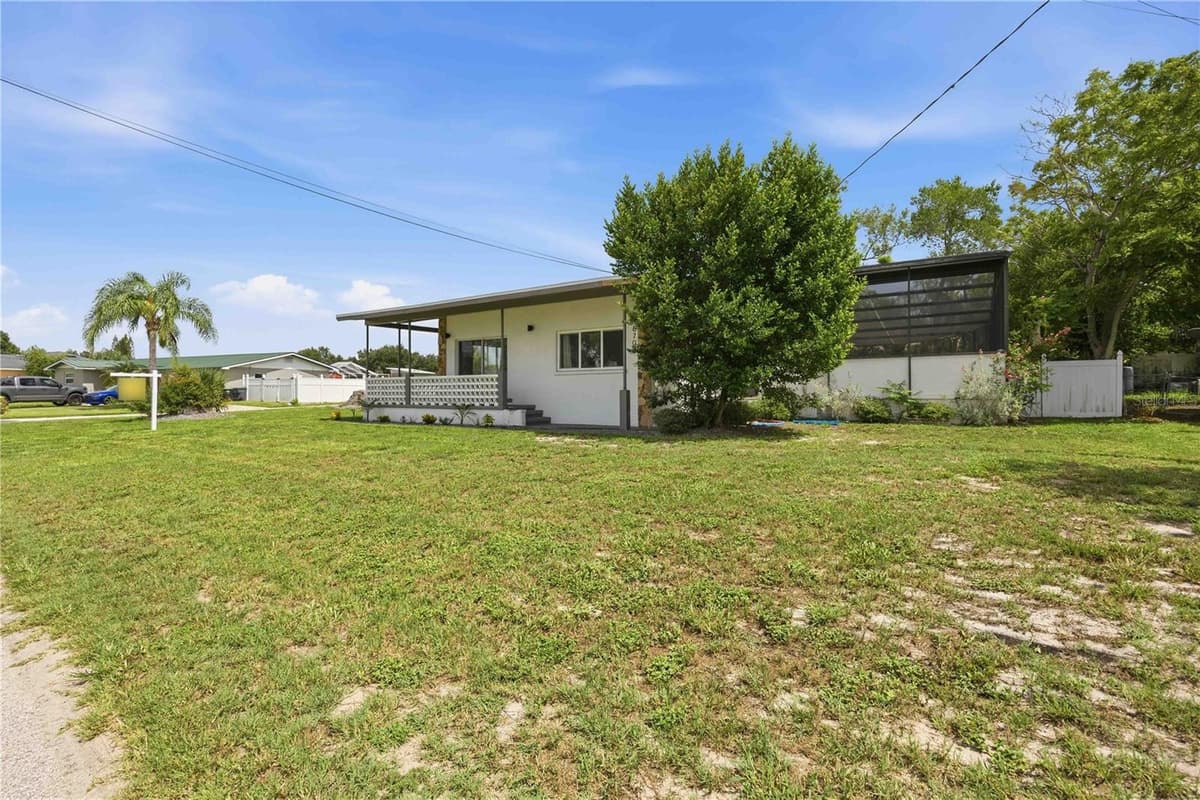 6704 WINTERSET GARDENS ROAD — photo 4 of 65