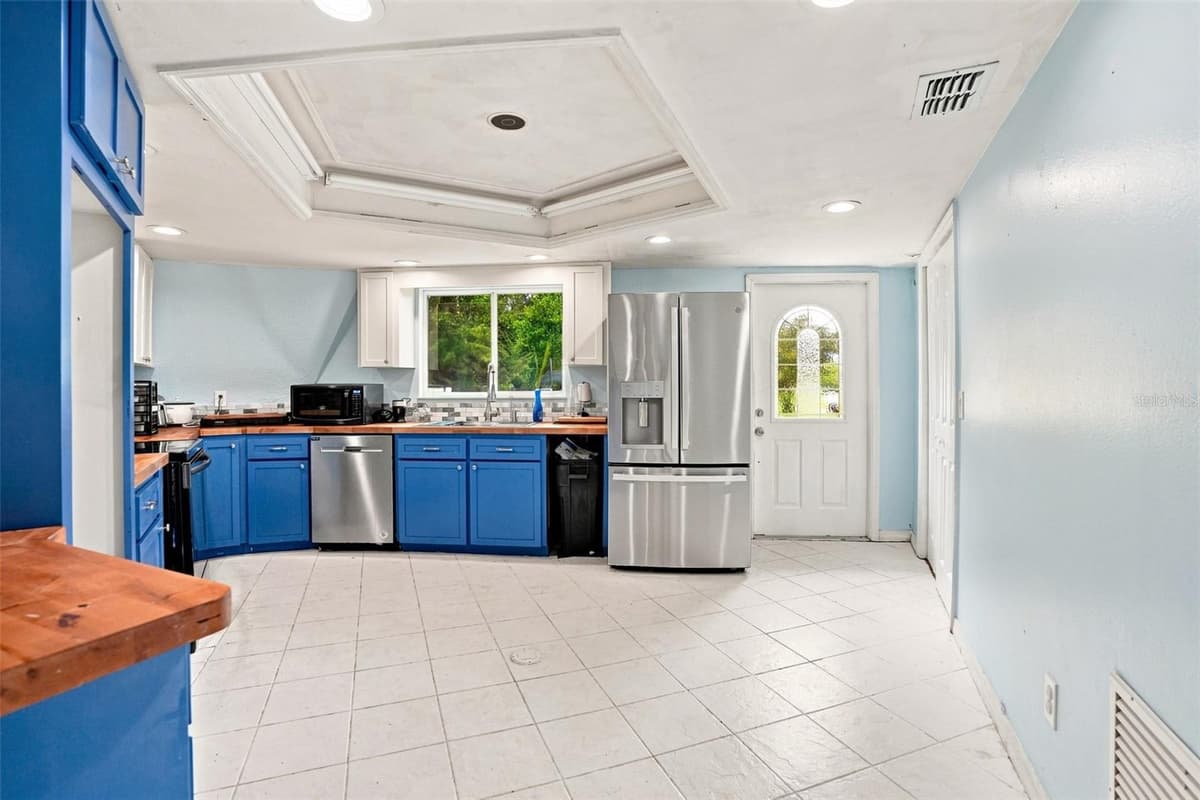 5285 HILLS POINT — photo 9 of 55