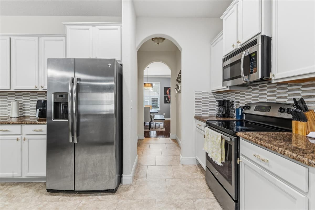 433 AMETHYST AVENUE — photo 16 of 77