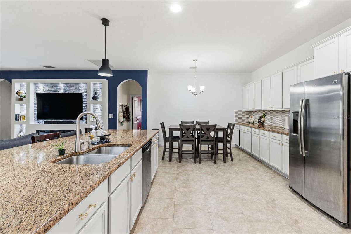 433 AMETHYST AVENUE — photo 17 of 77