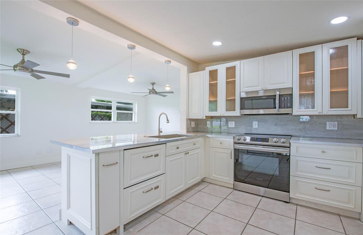 10276 121ST AVENUE — photo 9 of 30