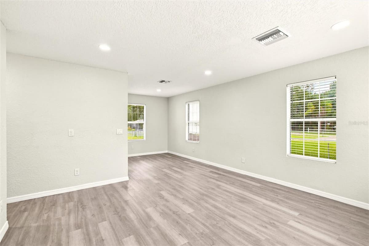 2419 HILLSBOROUGH AVENUE — photo 7 of 37