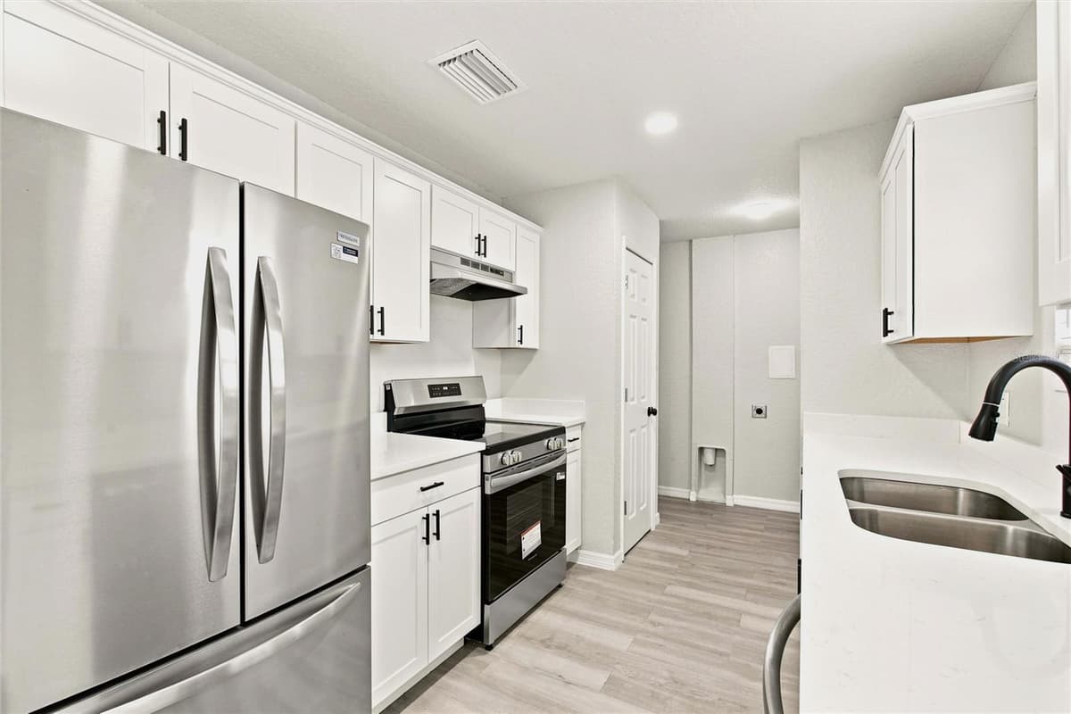 2419 HILLSBOROUGH AVENUE — photo 10 of 37