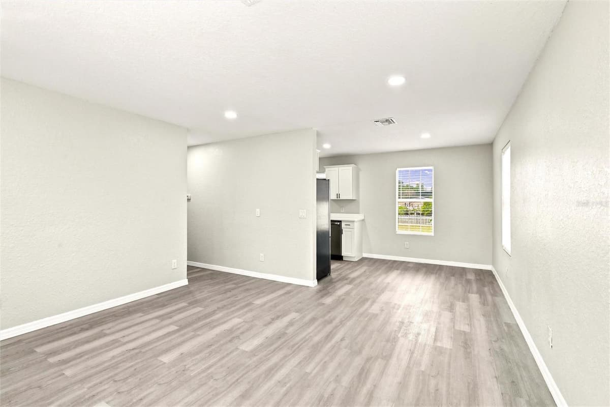 2419 HILLSBOROUGH AVENUE — photo 6 of 37