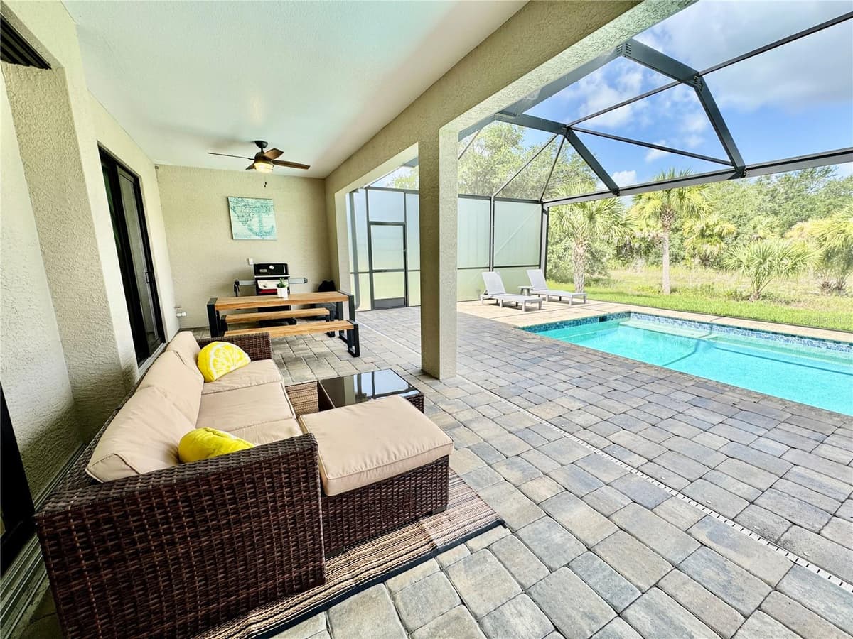 481 WENLOCK STREET — photo 11 of 58