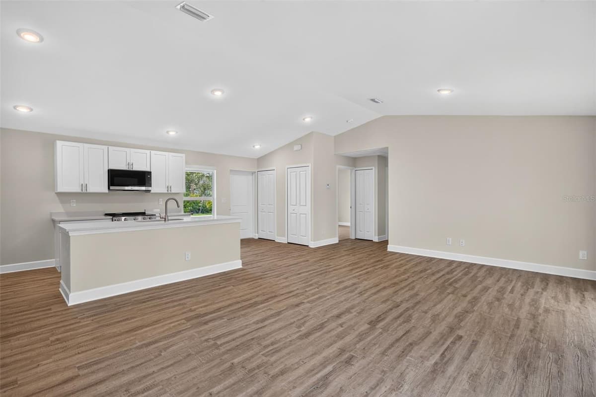 23477 BRANCH AVENUE — photo 3 of 22