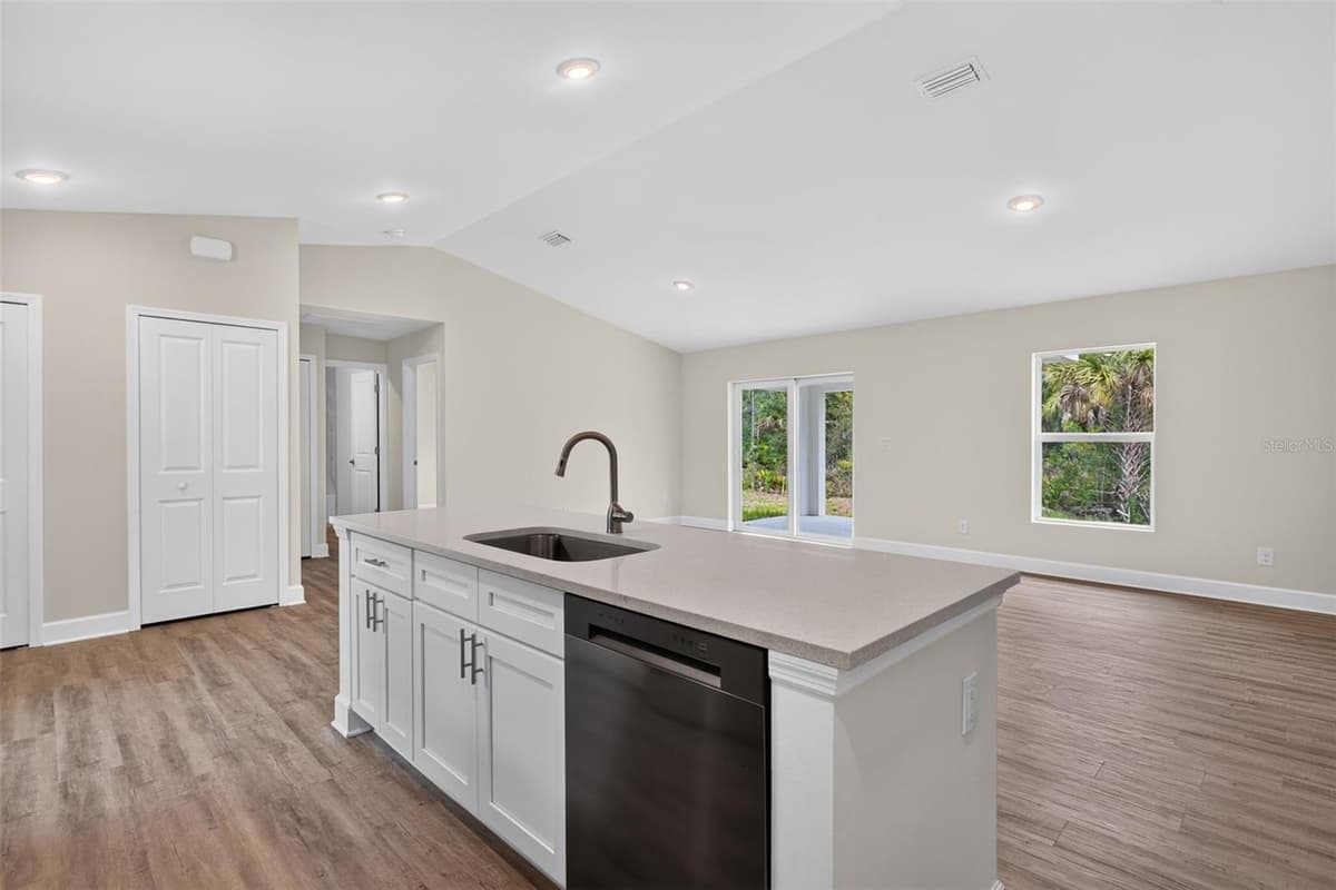 23477 BRANCH AVENUE — photo 9 of 22